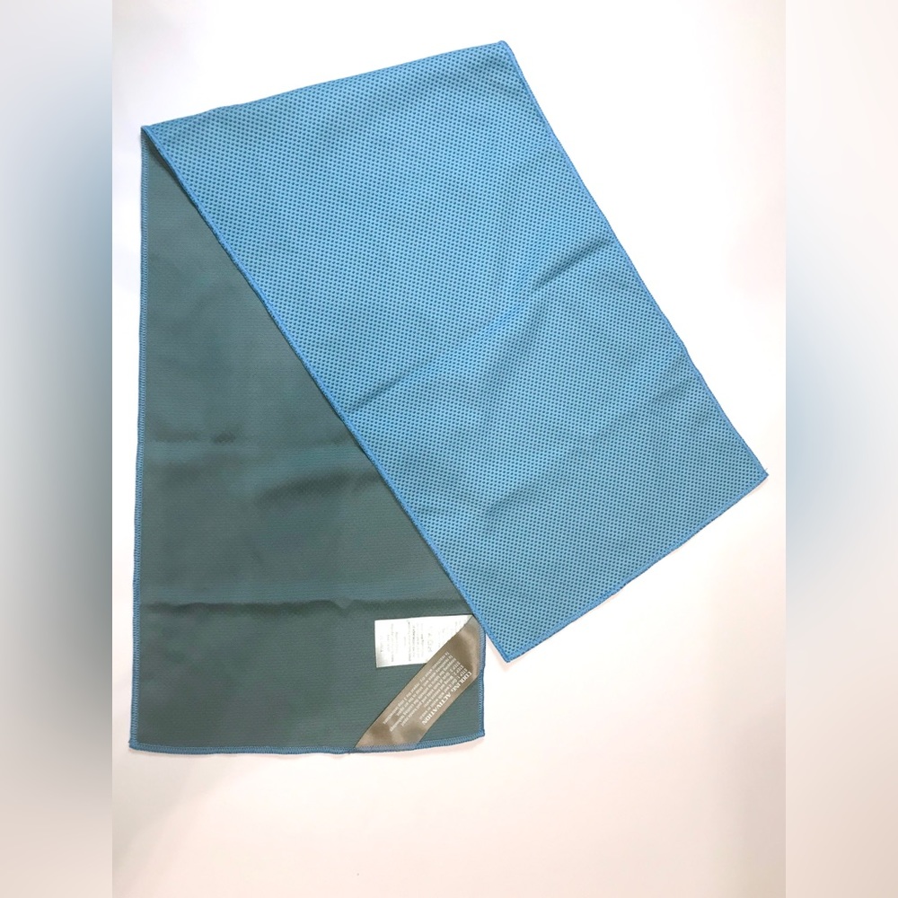Mission Cooling Towel in Blue
